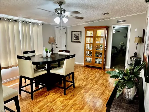 North Fort Myers, FL 33917,7623/7621 Breeze DR