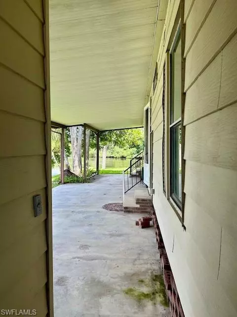 Fort Myers, FL 33905,5558 Palm Beach BLVD #325