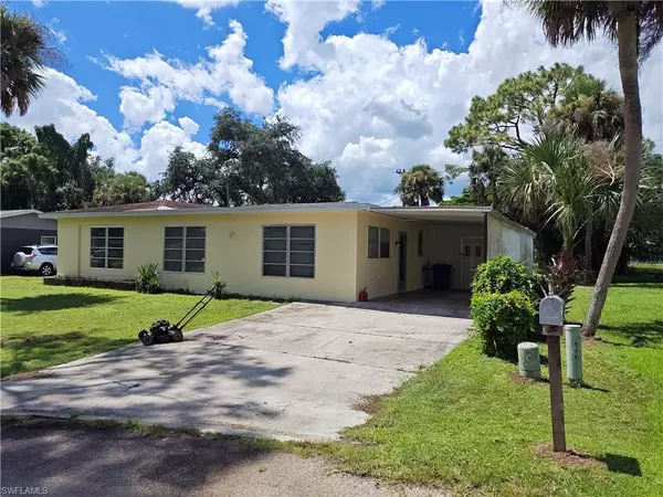 1819 Beachwood DR, North Fort Myers, FL 33903