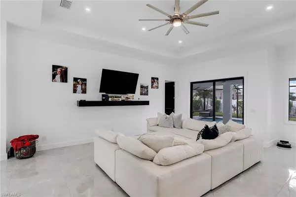 Cape Coral, FL 33909,307 NE 6th TER