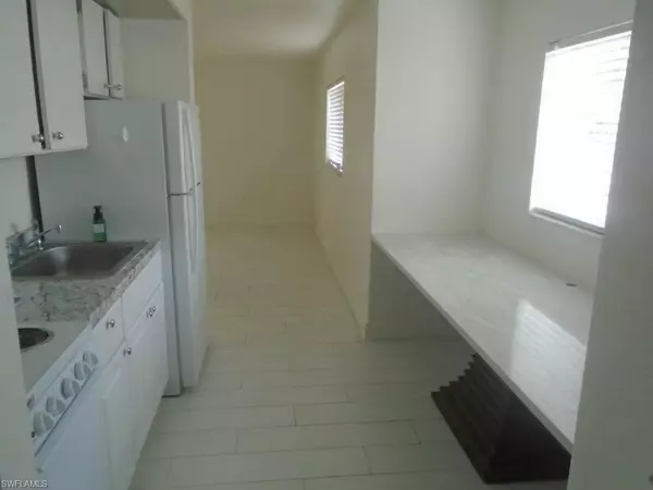 Fort Myers, FL 33919,8140 Country RD #101