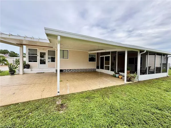 North Fort Myers, FL 33903,448 Snead DR