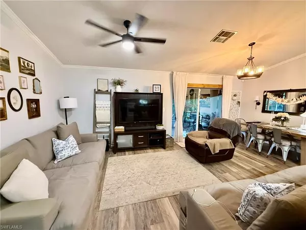 Lehigh Acres, FL 33974,802 Kingsbury CT