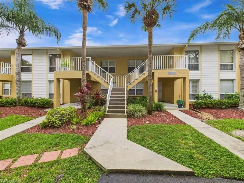 1290 Yesica Ann CIR #G204, Naples, FL 34110