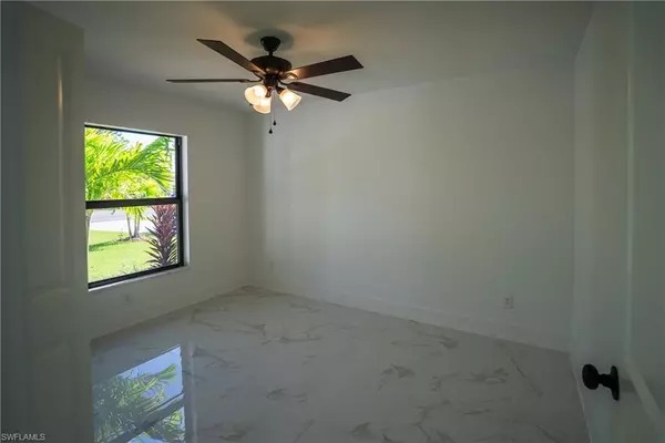 Lehigh Acres, FL 33973,4935 Leonard BLVD S
