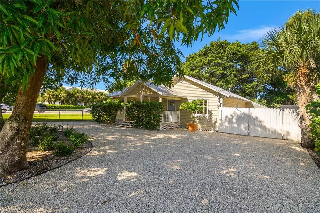 Bonita Springs, FL 34135,27748 Pullen AVE