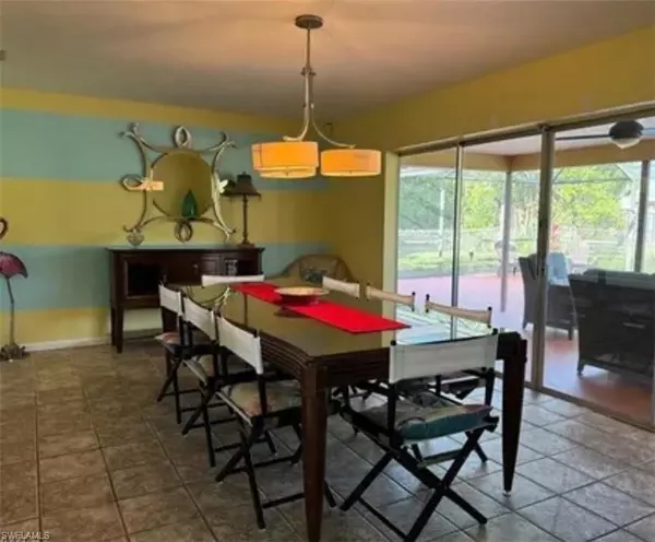Cape Coral, FL 33990,313 SE 16th PL