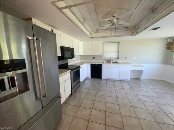 Cape Coral, FL 33990,1518 SE 11th AVE