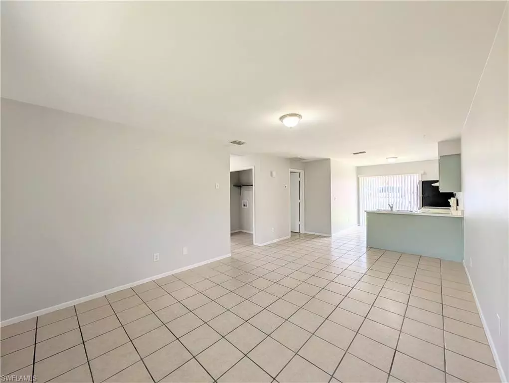 Cape Coral, FL 33909,427 NE Pine Island LN #1