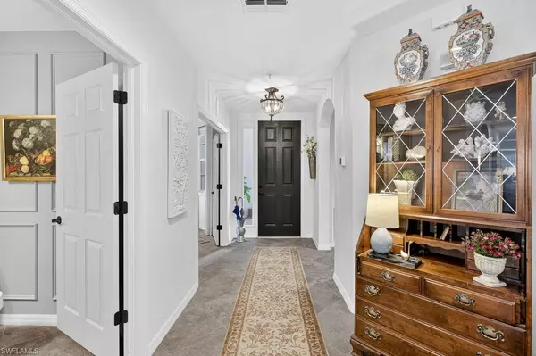 Estero, FL 33928,3610 Lansing LOOP #102