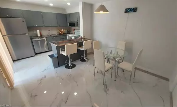 Fort Myers, FL 33907,5542 Malt DR #2