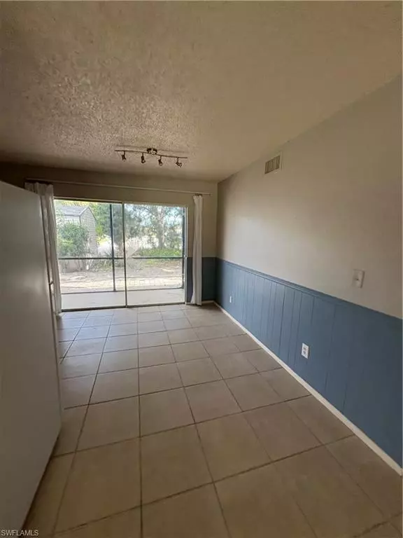 Fort Myers, FL 33907,1560 Colonial BLVD #136
