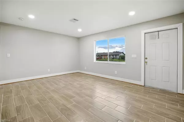 Lehigh Acres, FL 33973,125/127 Gordon AVE S