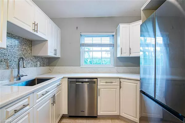 Fort Myers, FL 33919,6984 Winkler RD