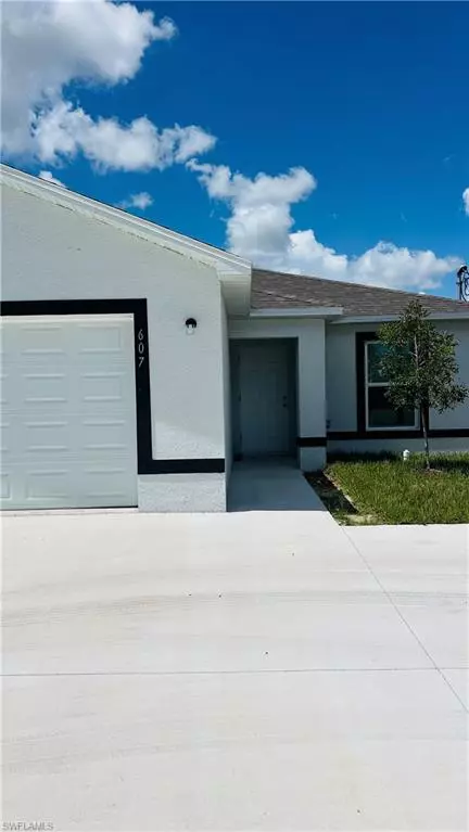 Cape Coral, FL 33990,607 SE 7th ST