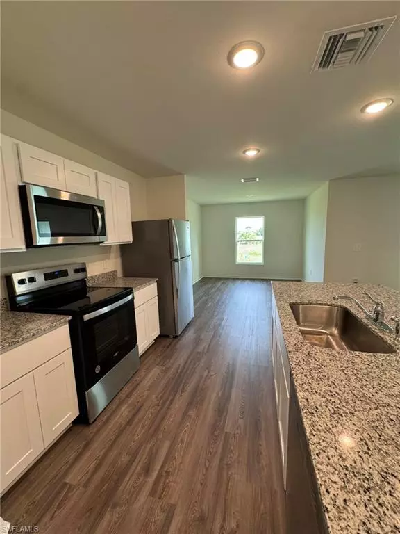 3805 NW 40th LN, Cape Coral, FL 33993