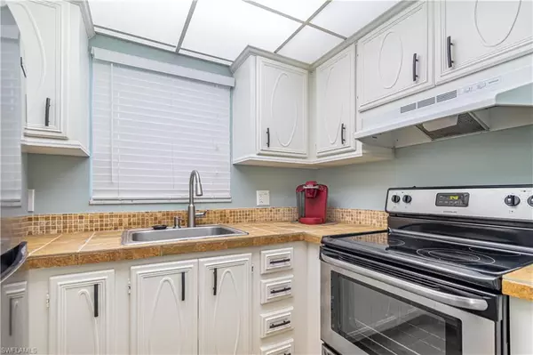 Fort Myers, FL 33907,1724 Pine Valley DR #106