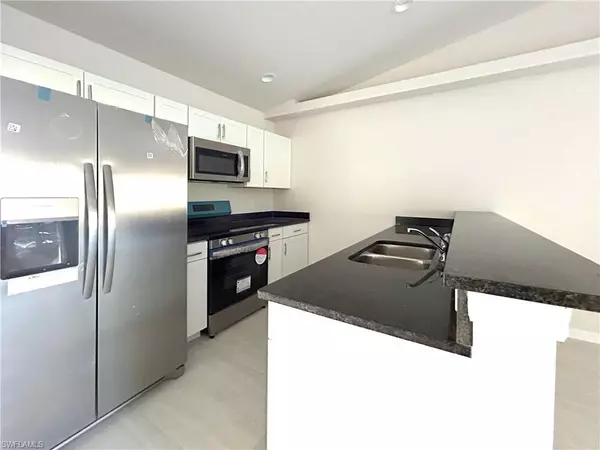 Cape Coral, FL 33990,1123 SE 5th CT