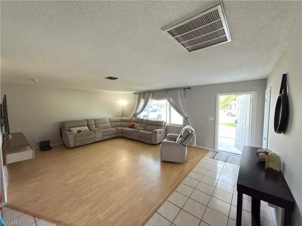 Lehigh Acres, FL 33936,720 Shadyside ST