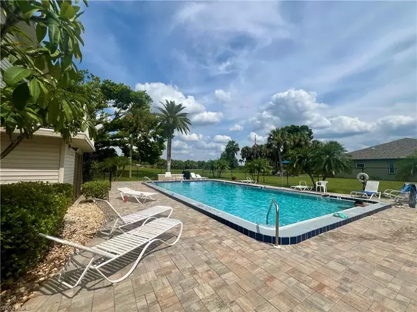North Fort Myers, FL 33903,5917 Littlestone CT #118