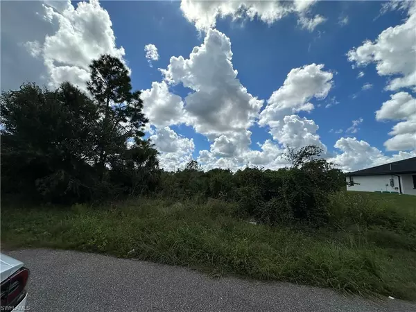 Lehigh Acres, FL 33971,2905 55TH ST W