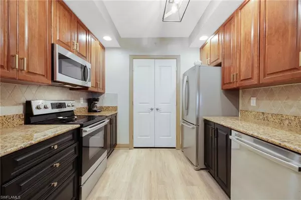 Fort Myers, FL 33916,2825 Palm Beach BLVD #401