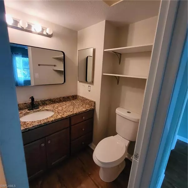 Fort Myers, FL 33919,9291 Central Park DR #105