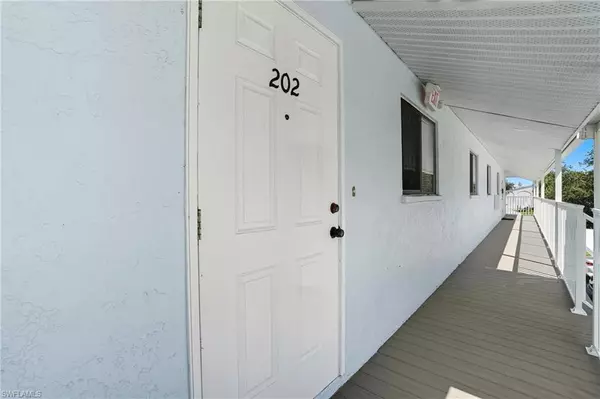 Cape Coral, FL 33914,1203 SW 48th TER #202