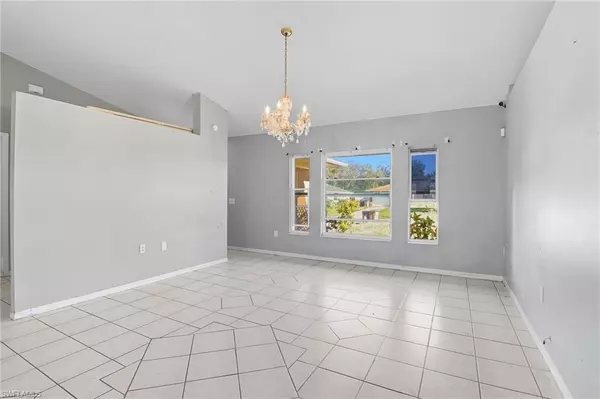 Lehigh Acres, FL 33971,3729 13th ST W