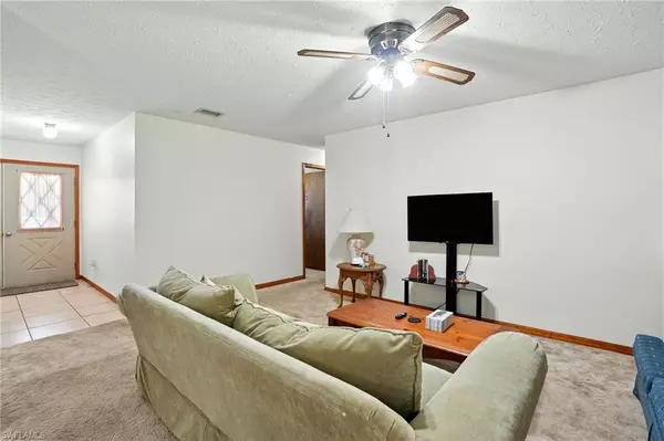Labelle, FL 33935,5006 Pike LN