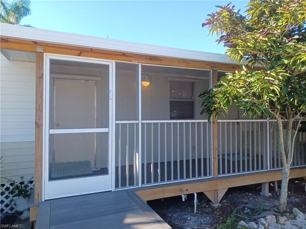 Bokeelia, FL 33922,5577 Meadowlark LN