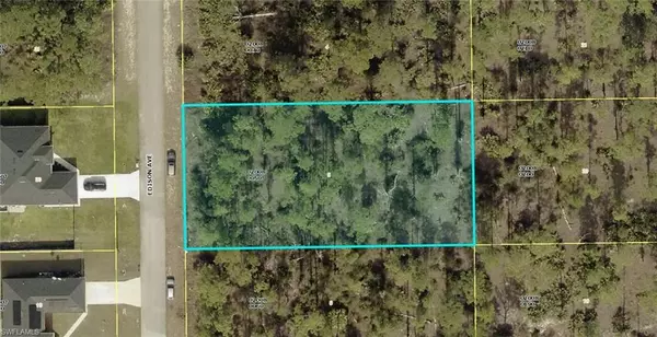 1614 Edison AVE, Lehigh Acres, FL 33972