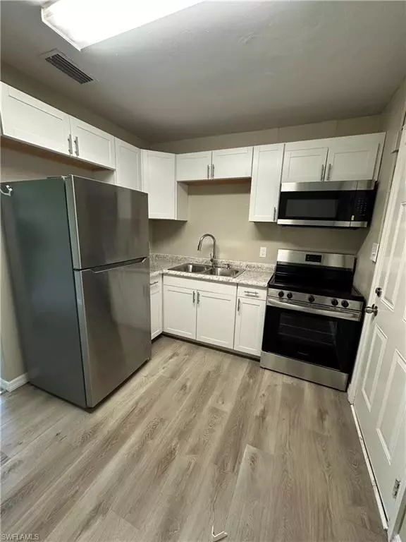 North Fort Myers, FL 33903,1111 Palm AVE