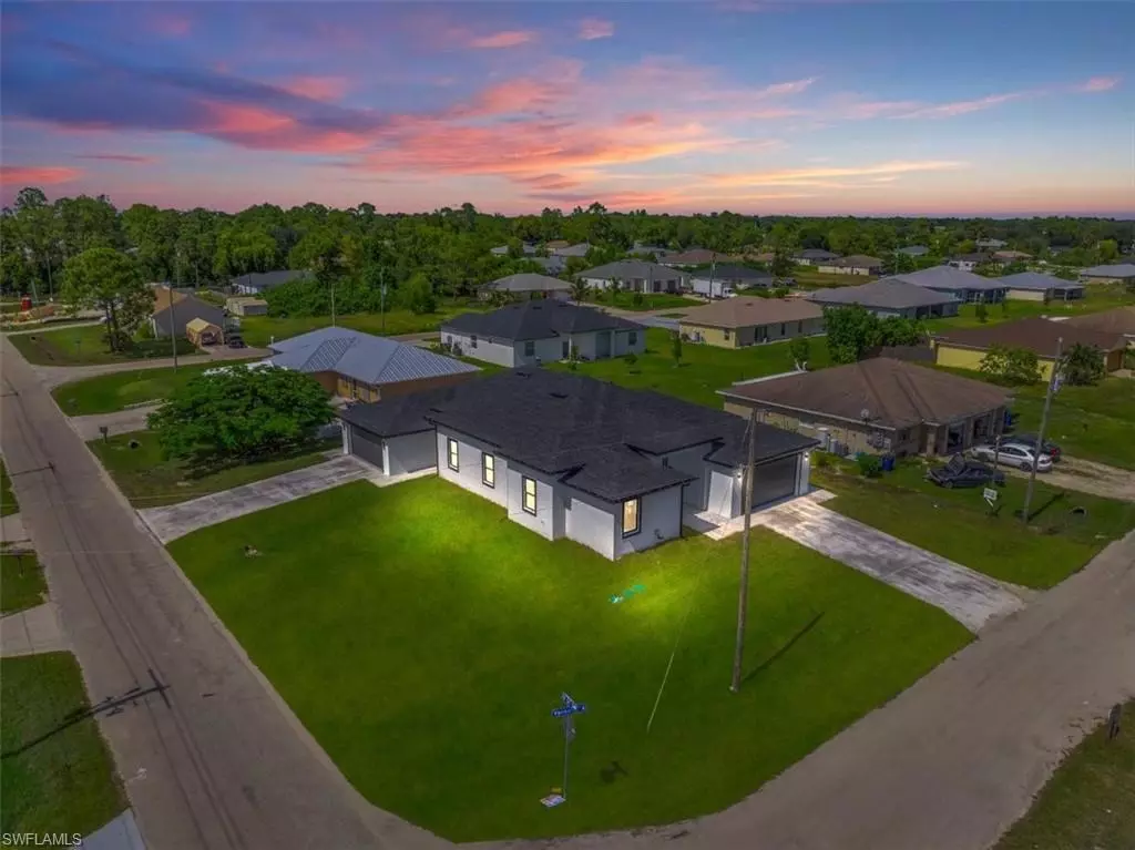 Lehigh Acres, FL 33973,2440-2442 Vernon AVE S