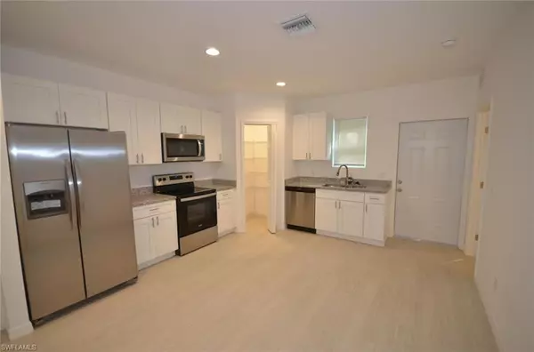 Fort Myers, FL 33916,3306 Bassie CT