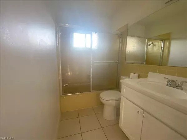Lehigh Acres, FL 33936,221 Redcliff AVE