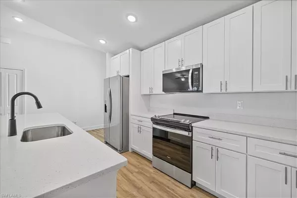 Cape Coral, FL 33914,835 SW 28th TER