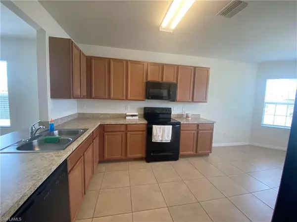 Cape Coral, FL 33991,504 SW 9th AVE