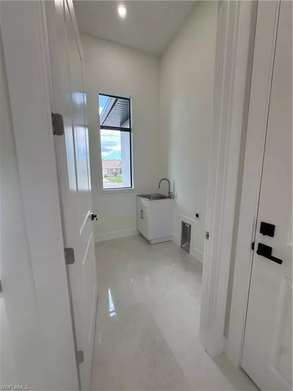 Cape Coral, FL 33990,215 SE 23rd TER