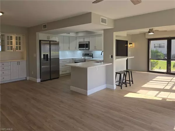5790 Trailwinds DR #111, Fort Myers, FL 33907