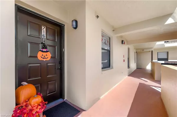 Fort Myers, FL 33919,6146 Whiskey Creek DR #716