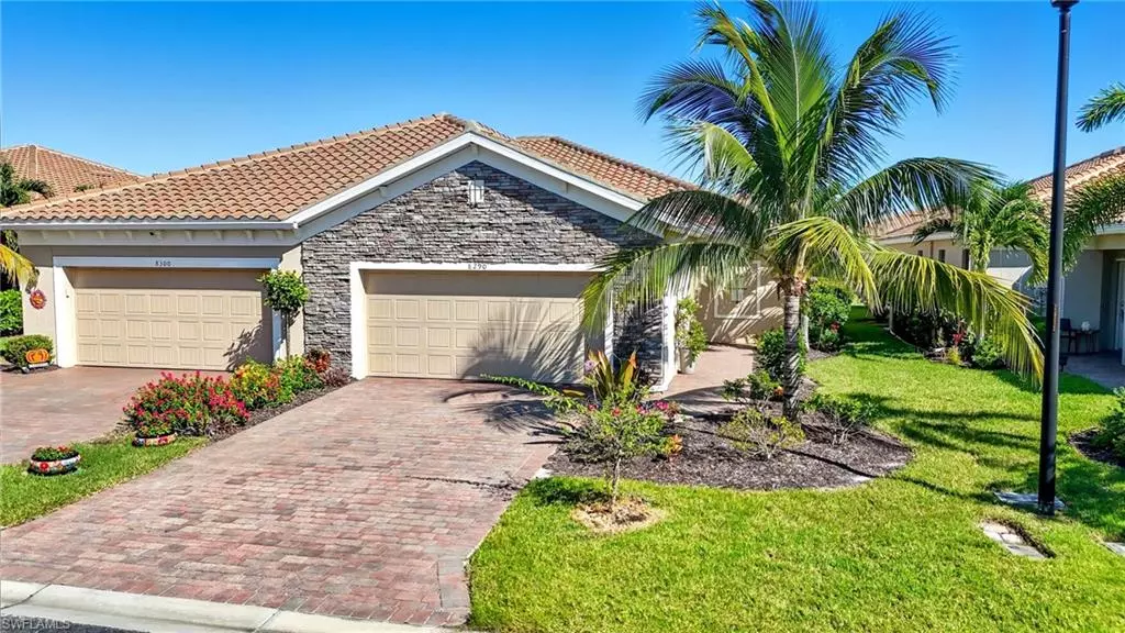 8290 Venetian Pointe DR, Fort Myers, FL 33908