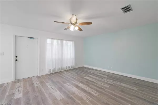 Fort Myers, FL 33907,3297 Royal Canadian TRCE #1
