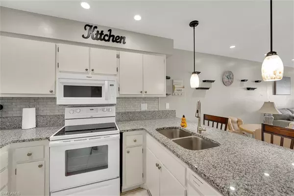 Cape Coral, FL 33909,1100 Pondella RD #611