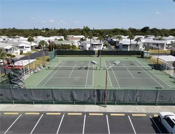 Fort Myers, FL 33908,19681 #252 Summerlin RD