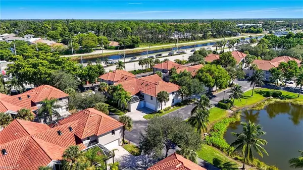 Naples, FL 34109,4293 Court LN #15C