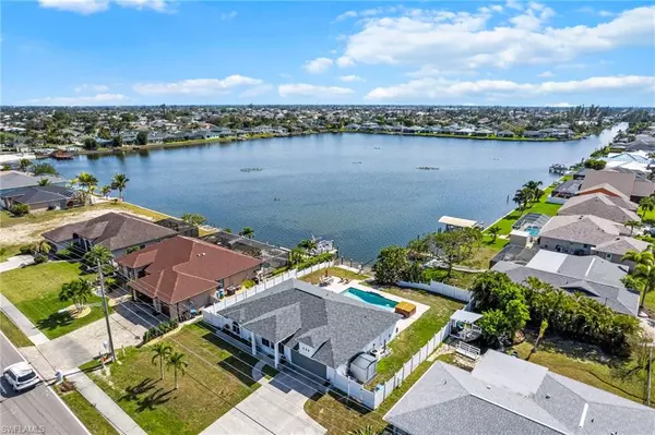 520 Trafalgar PKWY, Cape Coral, FL 33991