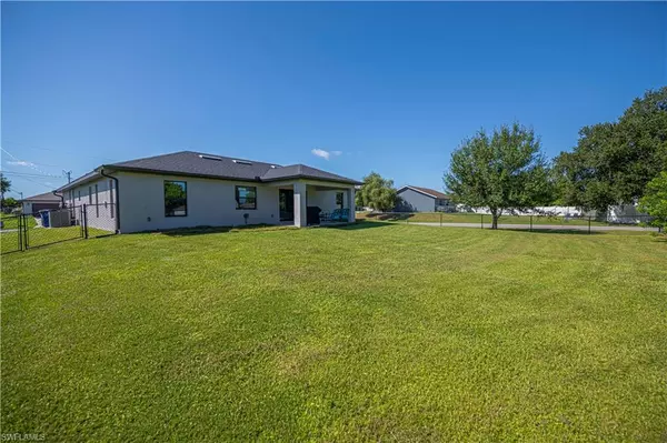 Lehigh Acres, FL 33976,4118 11th ST SW