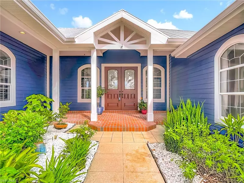 18120 Riverchase CT, Alva, FL 33920