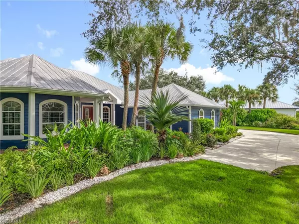 Alva, FL 33920,18120 Riverchase CT